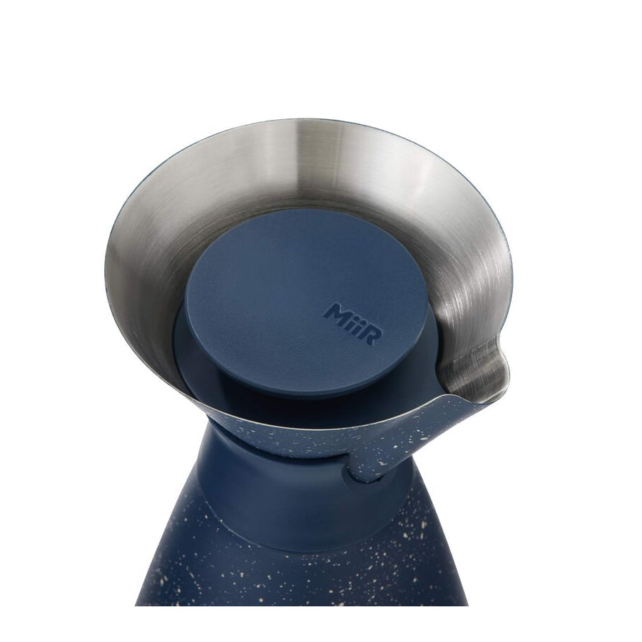 new-standard-carafe-b6 WebPDP-33oz_New_Standard_Carafe_Tidal_Blue_Speckle_Studio__CAR1SVOS225_45_Lid_Off.jpg