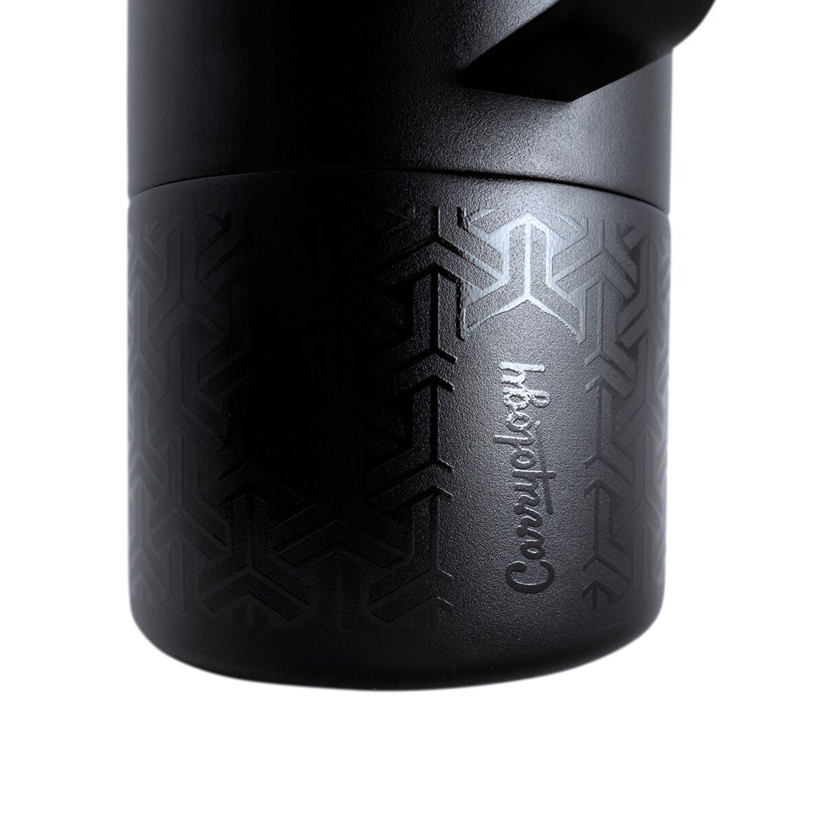 miir-x-carryology-tomo-d2 WebPDP-MiiR_x_Carryology_Tomo_Studio_Closeup__TOM1SV33402_12.10.25.jpg