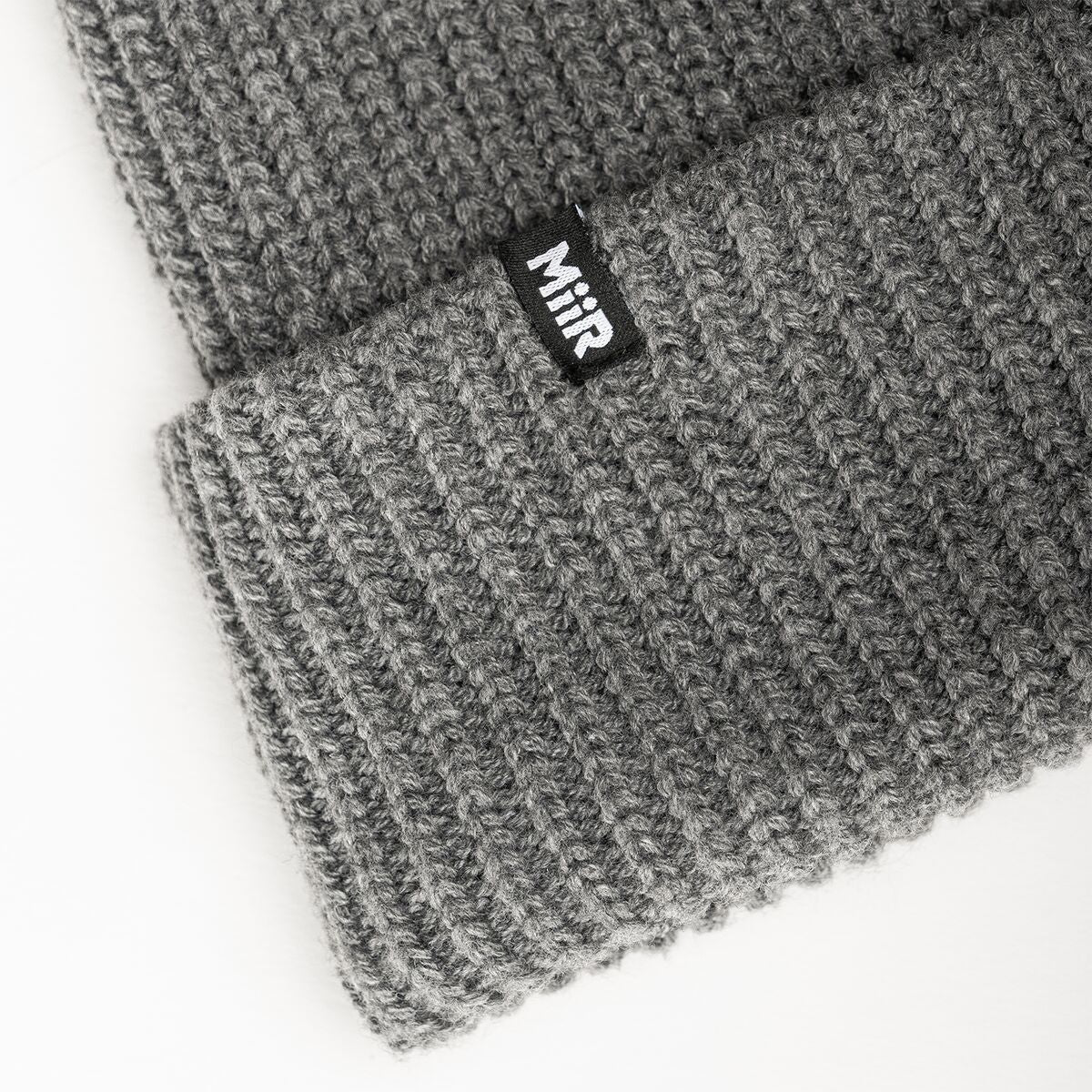 recycled-poly-rib-beanie-n0 WebPDP-RecycledPolyRibBeanie_Studio_TagDetail_GrayHeather__BNE002202OS.jpg