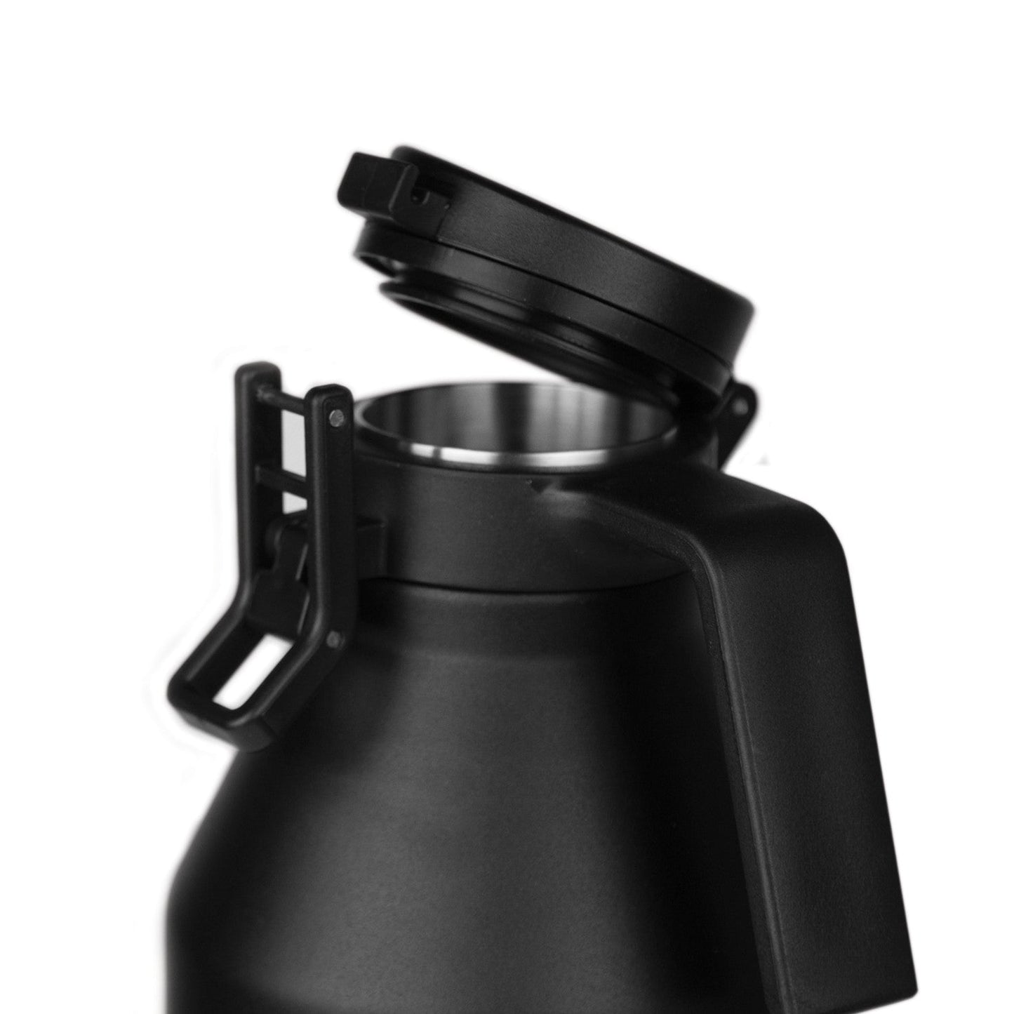 64oz-growler-s1 growlerdetail1_f7b2c86e-8bb8-40fc-b9ae-6f2e9d01276f__402220.jpg